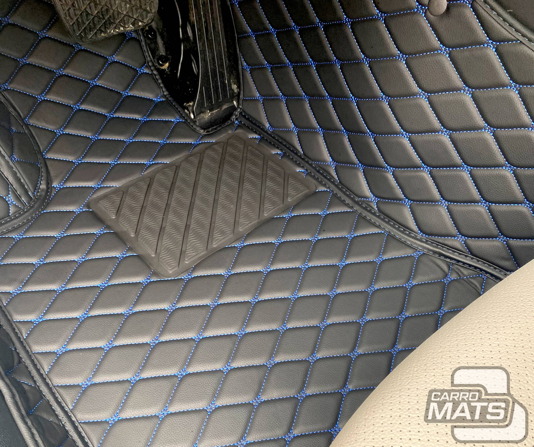 Diamond Custom Floor Mats for Honda Civic (2022-2023) (4-Door) (without Rear USB Port)